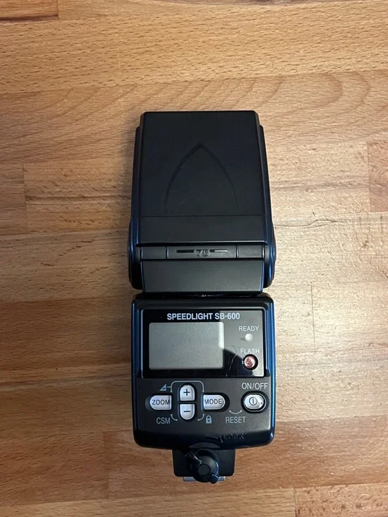 Nikon Speedlight SB-600 Flash Unit - Picture 3 of 7